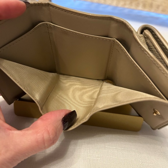 Dior Tan 30 Montaigne Wallet with CD Logo - Picture 11 of 16